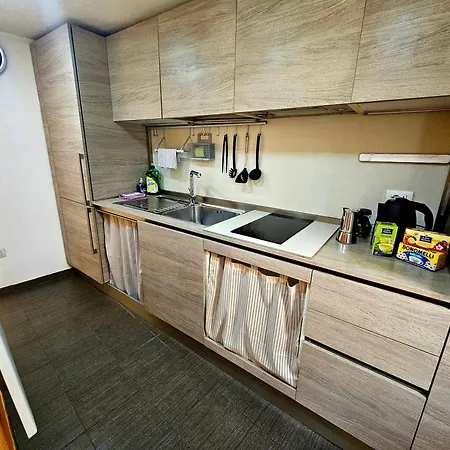 לינה וארוחת בוקר Old